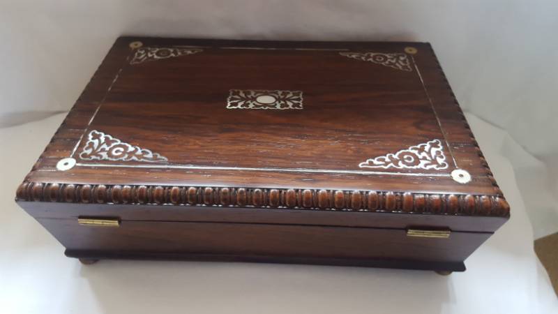 William IV Rosewood & Mother of Pearl Games Compendium