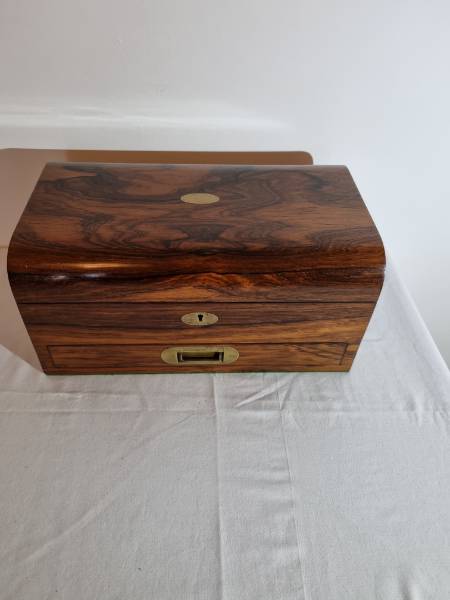 Victorian Rosewood Extensive Games Compendium 